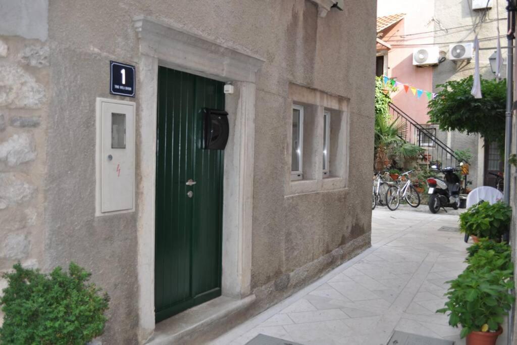 Apartment Veli Dvor Cres Kültér fotó