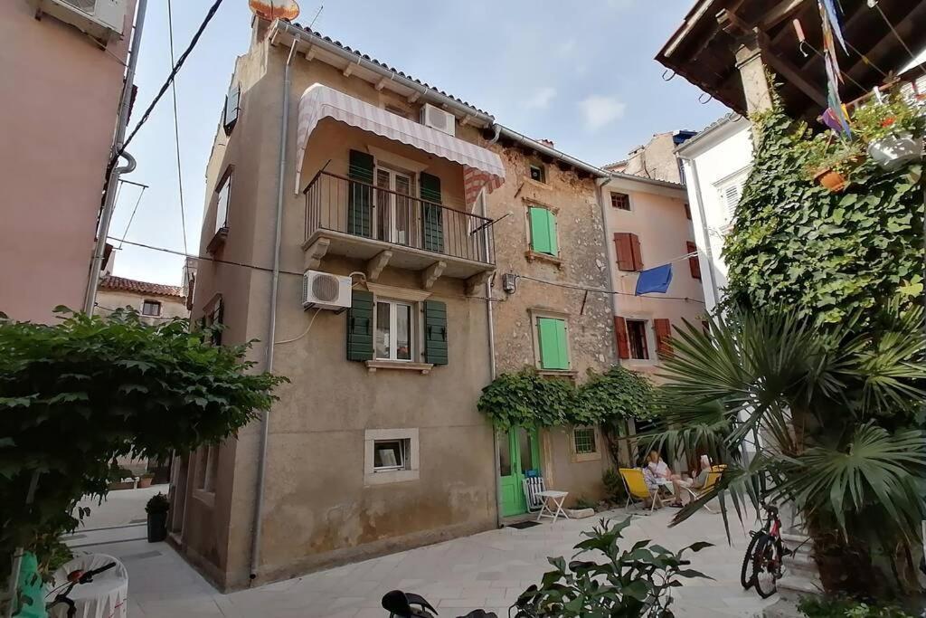 Apartment Veli Dvor Cres Kültér fotó
