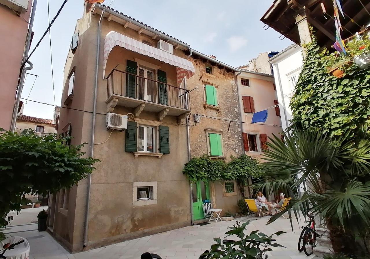 Apartment Veli Dvor Cres Kültér fotó